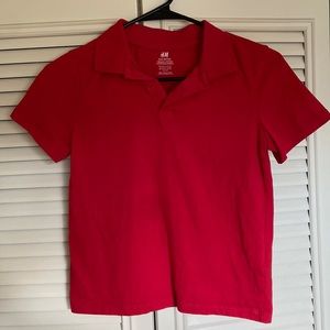 H&M red polo in excellent condition. Size US 8-10y.